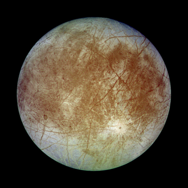 Μόνιμους υδρατμούς στην Ευρώπη εντόπισε το Hubble
