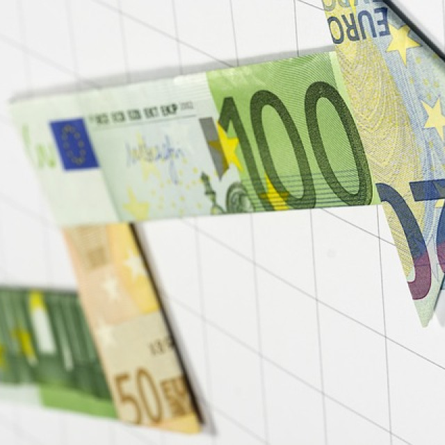 ΤΟ ΝΕΟ ΕΠΕΝΔΥΤΙΚΟ ΤΑΜΕΙΟ, ΤΟ ΕΠΕΝΔΥΤΙΚΟ ΚΕΝΟ ΚΑΙ Η ΔΗΜΟΣΙΑ ΠΕΡΙΟΥΣΙΑ
