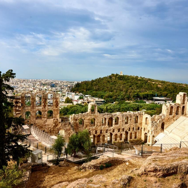 Η ΕΛΛΑΔΑ ΜΠΟΡΕΙ ΝΑ ΕΠΕΝΔΥΣΕΙ ΣΤΟΝ ΠΟΛΙΤΙΣΜΟ ΤΗΣ