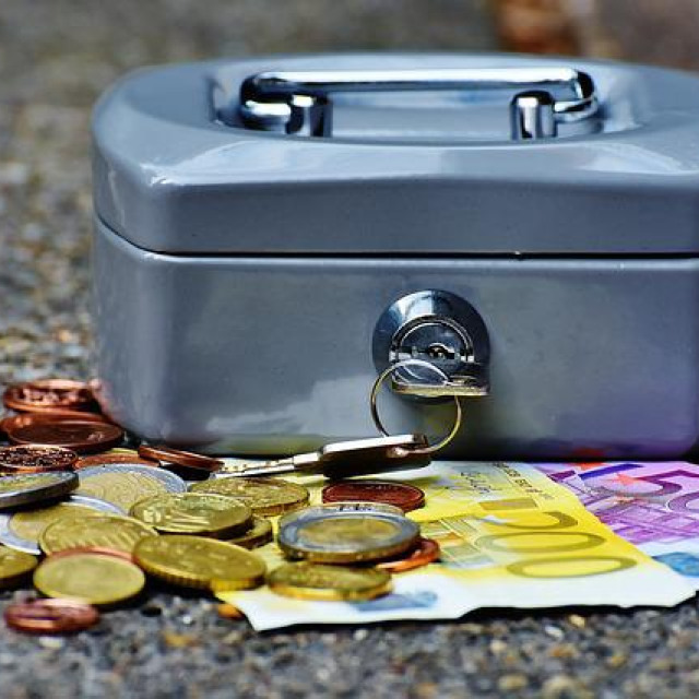 ΠΟΛΕΜΟΣ ΚΑΙ ΟΙΚΟΝΟΜΙΚΗ ΠΟΛΙΤΙΚΗ