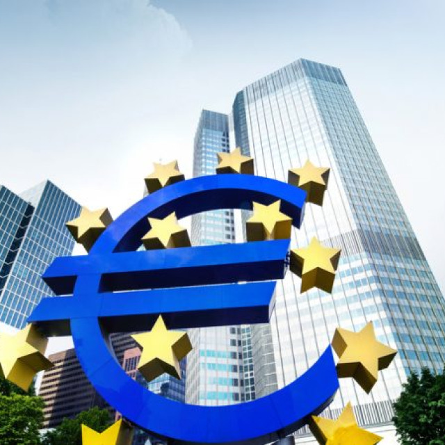 ΧΡΗΜΑΤΟΔΟΤΙΚΕΣ ΣΥΝΘΗΚΕΣ ΚΑΙ ΟΜΑΛΗ ΠΡΟΣΓΕΙΩΣΗ