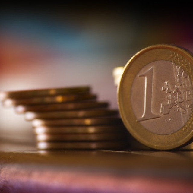 ΓΕΝΝΑΙΟΤΗΤΑ ΣΤΗΝ ΟΙΚΟΝΟΜΙΚΗ ΠΟΛΙΤΙΚΗ