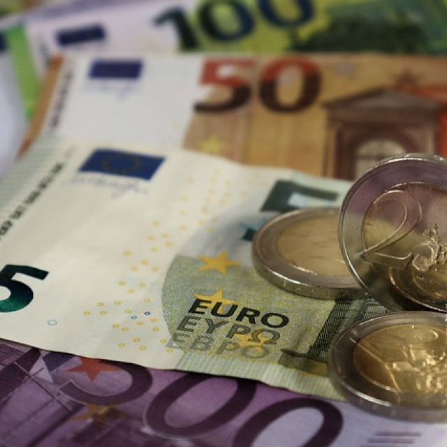 ΠΟΛΙΤΙΚΗ ΚΑΙ ΕΠΙΤΟΚΙΑΚΟΣ ΟΡΙΖΟΝΤΑΣ