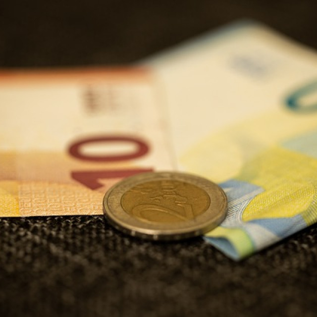 Η ΠΟΡΕΙΑ ΓΙΑ ΤΟ ΔΗΜΟΣΙΟ ΧΡΕΟΣ ΣΕ ΕΛΛΑΔΑ – Η ΑΥΞΗΣΗ ΣΕ ΓΑΛΛΙΑ, ΙΤΑΛΙΑ, ΣΛΟΒΑΚΙΑ ΚΑΙ ΦΙΝΛΑΝΔΙΑ
