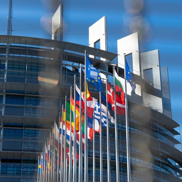 Η ΟΙΚΟΝΟΜΙΚΗ ΥΣΤΕΡΗΣΗ ΤΗΣ ΕΛΛΑΔΑΣ ΚΑΙ Η ΕΥΡΩΖΩΝΗ