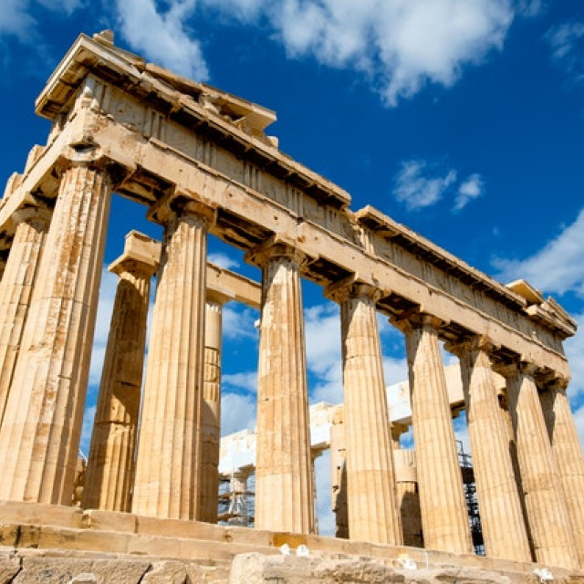 OΙ ΕΛΛΗΝΕΣ ΚΑΙ ΟΙ ΝΟΜΟΙ