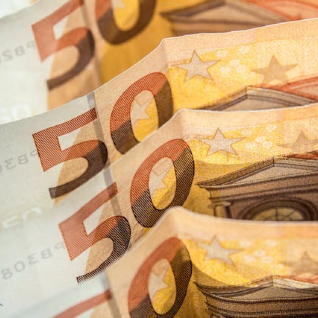 EΛΛΗΝΙΚΗ ΟΙΚΟΝΟΜΙΑ: ΠΟΥ ΒΛΕΠΟΥΝ 28 ΟΙΚΟΙ ΤΟ ΑΕΠ ΚΑΙ ΤΟΝ ΠΛΗΘΩΡΙΣΜΟ ΤΟ 2025 ΚΑΙ 2026