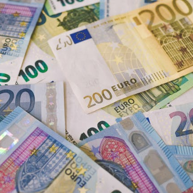 ΟΙ ΠΡΟΒΛΕΨΕΙΣ 27 ΟΙΚΩΝ ΓΙΑ ΤΗΝ ΕΛΛΗΝΙΚΗ ΟΙΚΟΝΟΜΙΑ ΤΟ 2025 ΚΑΙ 2026