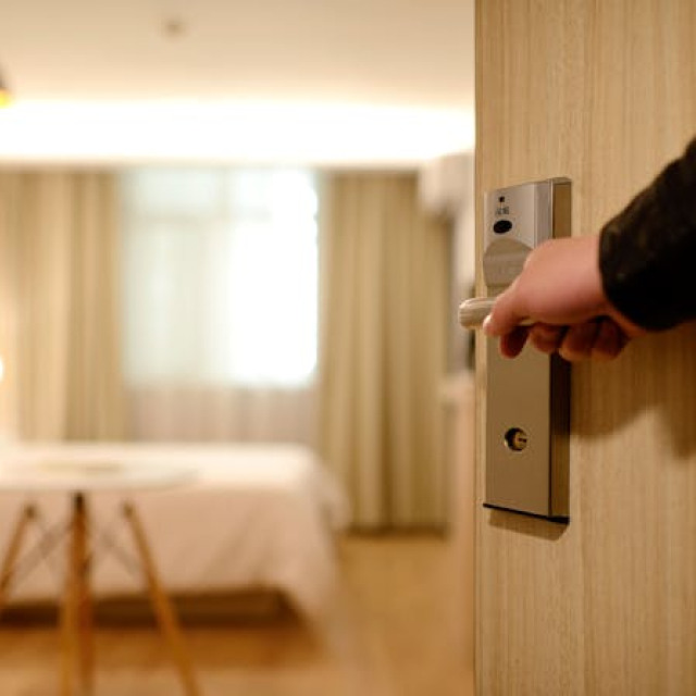 Ο ΡΟΛΟΣ ΤΟΥ «ROOMS DIVISION MANAGER» ΣΤΗΝ ΕΠΙΧΕΙΡΗΣΙΑΚΗ ΛΕΙΤΟΥΡΓΙΑ ΤΩΝ ΣΥΓΧΡΟΝΩΝ ΞΕΝΟΔΟΧΕΙΑΚΩΝ ΜΟΝΑΔΩΝ 