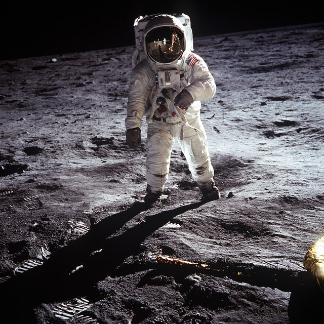 ΓΙΑΤΙ Η AMAZON ΚΑΝΕΙ SPACE HUB ΣΤΗΝ ΕΛΛΑΔΑ
