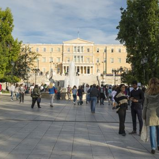ΚΟΙΝΩΝΙΑ ΚΑΙ ΠΟΛΙΤΙΚΟ ΣΥΣΤΗΜΑ ΕΠΕΣΑΝ ΣΤΗΝ ΠΑΓΙΔΑ...