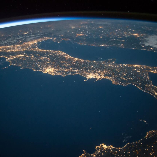 Αντιστρέφονται οι μαγνητικοί πόλοι της Γης!