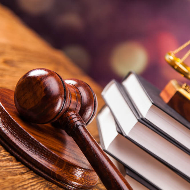 ΣΗΜΑΝΤΙΚΗ ΔΙΑΚΡΙΣΗ ΤΗΣ ΝΟΜΙΚΗ ΣΧΟΛΗΣ ΤΟΥ ΕΚΠΑ ΣΤΟΝ ΔΙΑΓΩΝΙΣΜΟ ΕΙΚΟΝΙΚΗΣ ΔΙΕΘΝΟΥΣ ΕΜΠΟΡΙΚΗΣ ΔΙΑΙΤΗΣΙΑΣ
