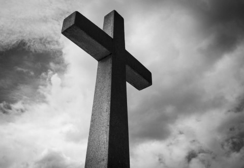 ΕΠΙΣΤΗΜΟΝΙΚΗ ΑΥΘΕΝΤΙΑ - ΝΕΥΡΟΧΕΙΡΟΥΡΓΙΚΕΣ ΔΙΑΣΤΑΣΕΙΣ ΚΑΙ ΚΑΙΝΟΤΟΜΙΕΣ ΣΤΟ ΕΡΓΟ ΤΟΥ ΑΓΙΟΥ ΛΟΥΚΑ ΤΟΥ ΙΑΤΡΟΥ 