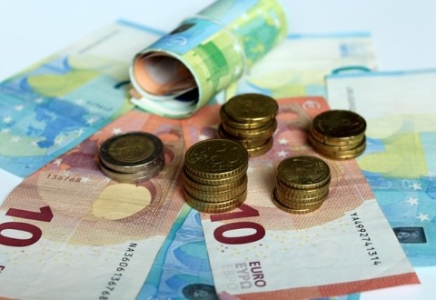 Η FED ΑΡΓΕΙ ΓΙΑ ΤΑ ΕΠΙΤΟΚΙΑ – ΤΟ ΖΥΓΙΣΜΑ ΤΗΣ ΕΚΤ ΜΕ ΤΟΝ ΠΛΗΘΩΡΙΣΜΟ