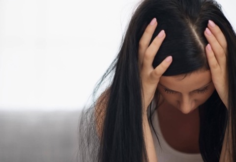 ΕΡΓΑΣΙΑΚΟ ΣΤΡΕΣ ΚΑΙ ΕΠΑΓΓΕΛΜΑΤΙΚΗ ΕΞΟΥΘΕΝΩΣΗ: ΜΙΑ ΣΟΒΑΡΗ ΑΠΕΙΛΗ ΓΙΑ ΤΗΝ ΨΥΧΟΣΩΜΑΤΙΚΗ ΕΥΕΞΙΑ ΤΩΝ ΣΥΓΧΡΟΝΩΝ ΕΡΓΑΖΟΜΕΝΩΝ ΣΕ ΚΑΙΡΟΥΣ ΚΡΙΣΗΣ