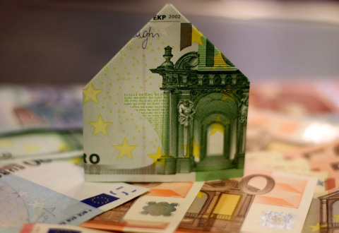 Η ΧΡΗΜΑΤΟΟΙΚΟΝΟΜΙΚΗ ΣΤΑΘΕΡΟΤΗΤΑ ΚΑΙ Η ΥΦΕΣΗ