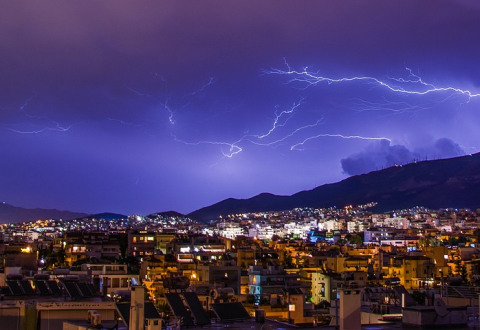 EΝΑΣ ΔΥΣΚΟΛΟΣ ΧΕΙΜΩΝΑΣ