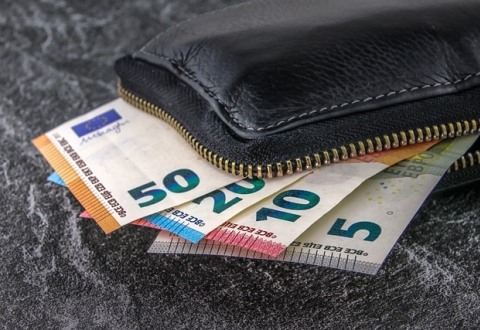 ΓΙΑΤΙ ΟΙ ΜΙΣΘΟΙ ΣΤΗΝ ΕΥΡΩΖΩΝΗ ΔΕΝ ΘΑ ΑΥΞΗΘΟΥΝ ΑΜΕΣΑ