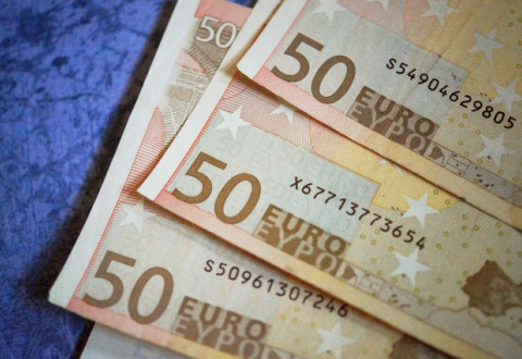 ΙΣΧΥΡΗ ΑΝΑΚΑΜΨΗ ΣΤΗΝ ΕΛΛΑΔΑ ΣΕ ΣΥΓΚΡΙΣΗ ΜΕ ΤΗΝ ΙΣΠΑΝΙΑ