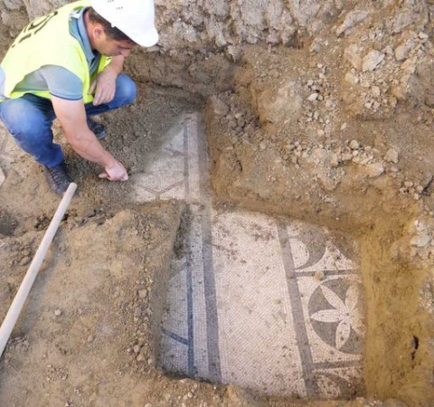 Ψηφιδωτό 1.900 ετών αποκαλύφθηκε στο Δυρράχιο της Αλβανίας