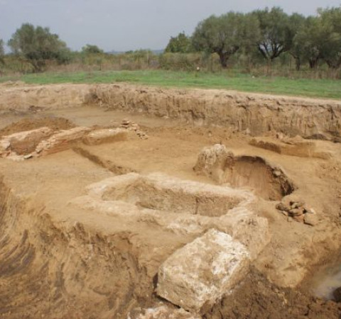 Αποκάλυψη οκτώ τάφων σε σωστική ανασκαφική έρευνα στην Ηλεία