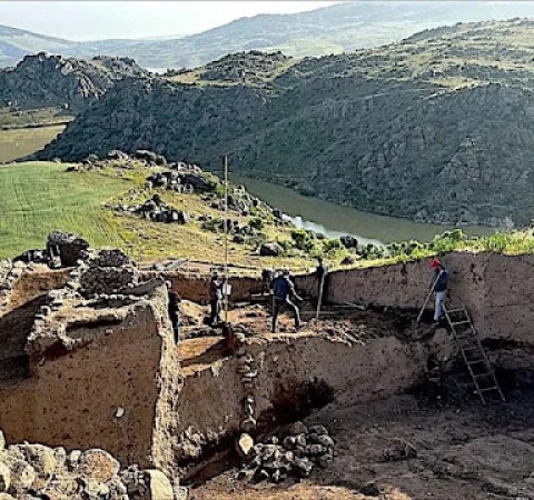 Αρχαίο πλακίδιο 3.300 ετών από την αυτοκρατορία των Χετταίων περιγράφει καταστροφική εισβολή σε τέσσερις πόλεις